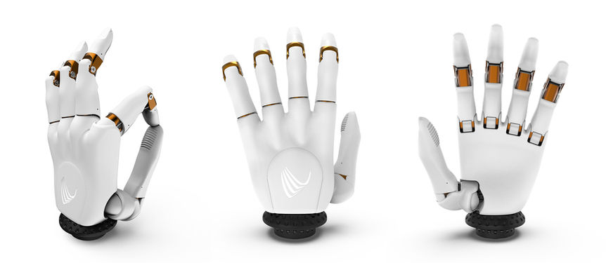 Fortschrittliche myoelektrische Hightech-Handprothese in Weiß mit kupferfarbenen Fingergelenken aus Metall in variablen Griffpositionen