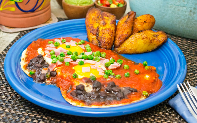 Huevos Motuleños copy.jpg