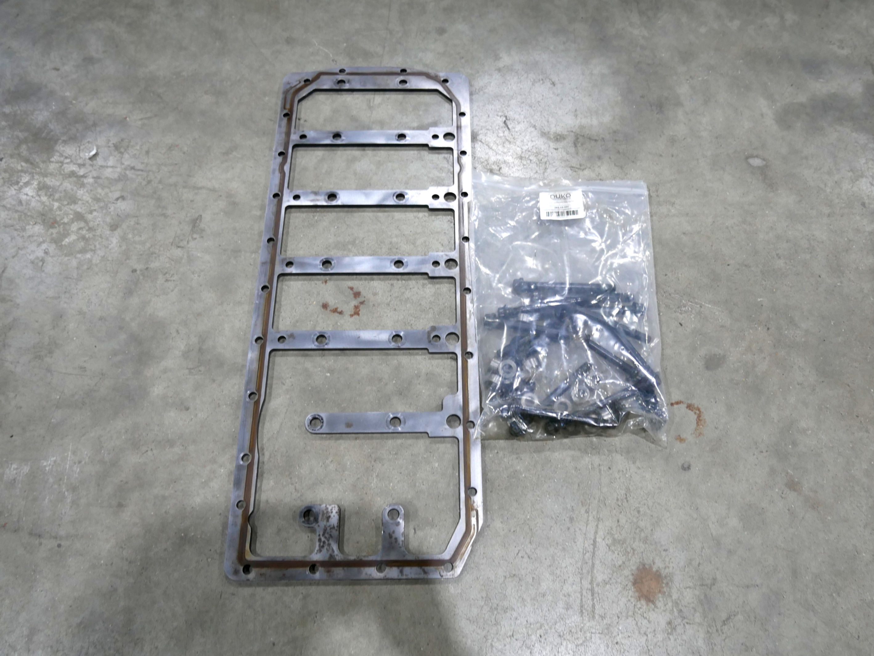 PPF M50/M52 Main Cap Girdle/Stud Kit