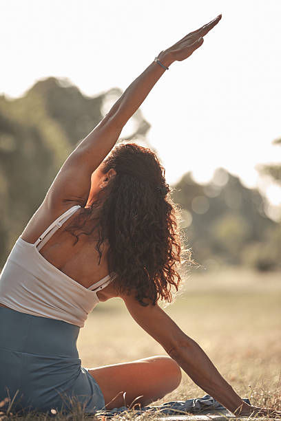 femme qui fait du yoga