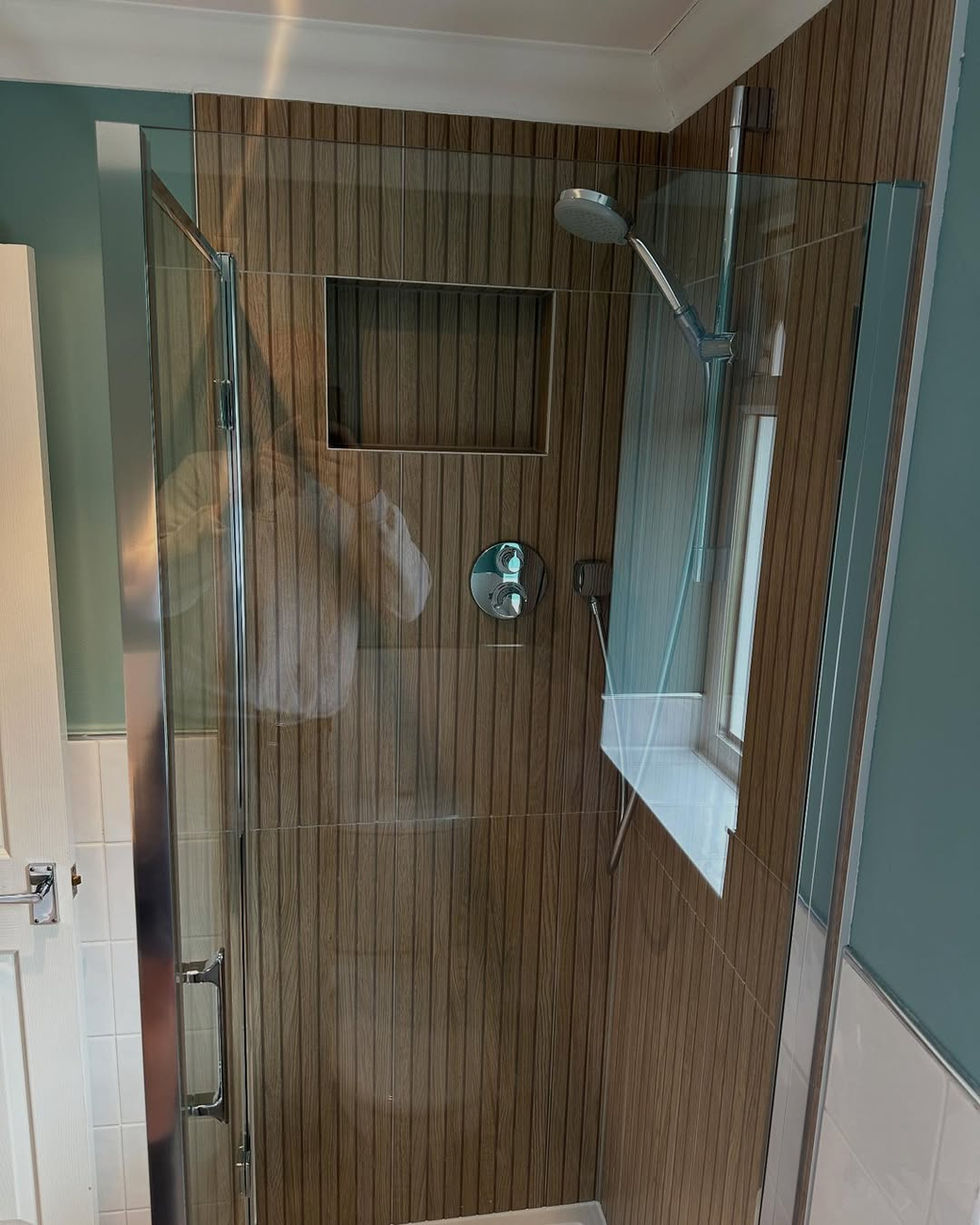 En-suite Refurbishment and Shower- floor update in spare bathroom completed in Ascot.Great effor (6)