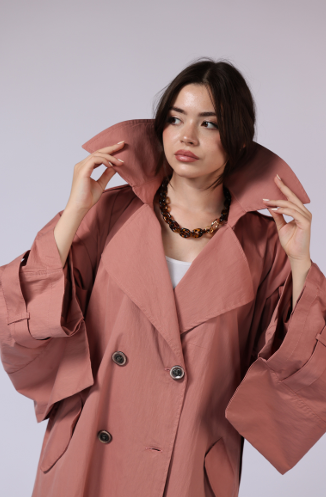 Volanlı Dik Yaka Pembe Tasarım Trençkot