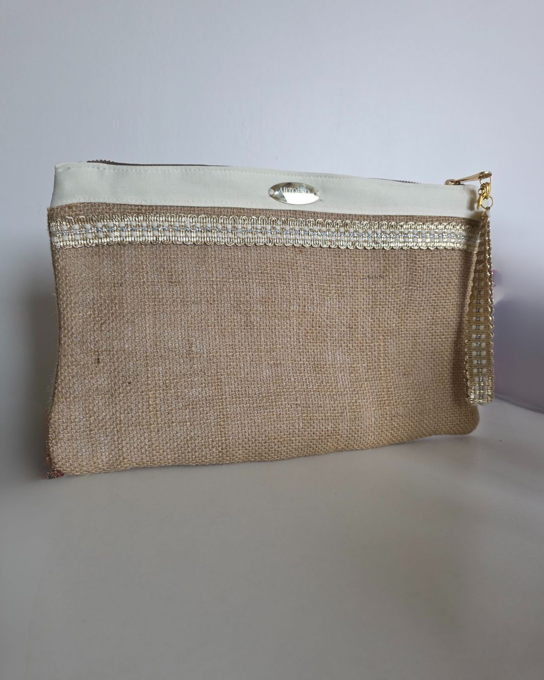 Clutch Çanta: Altın Jüt