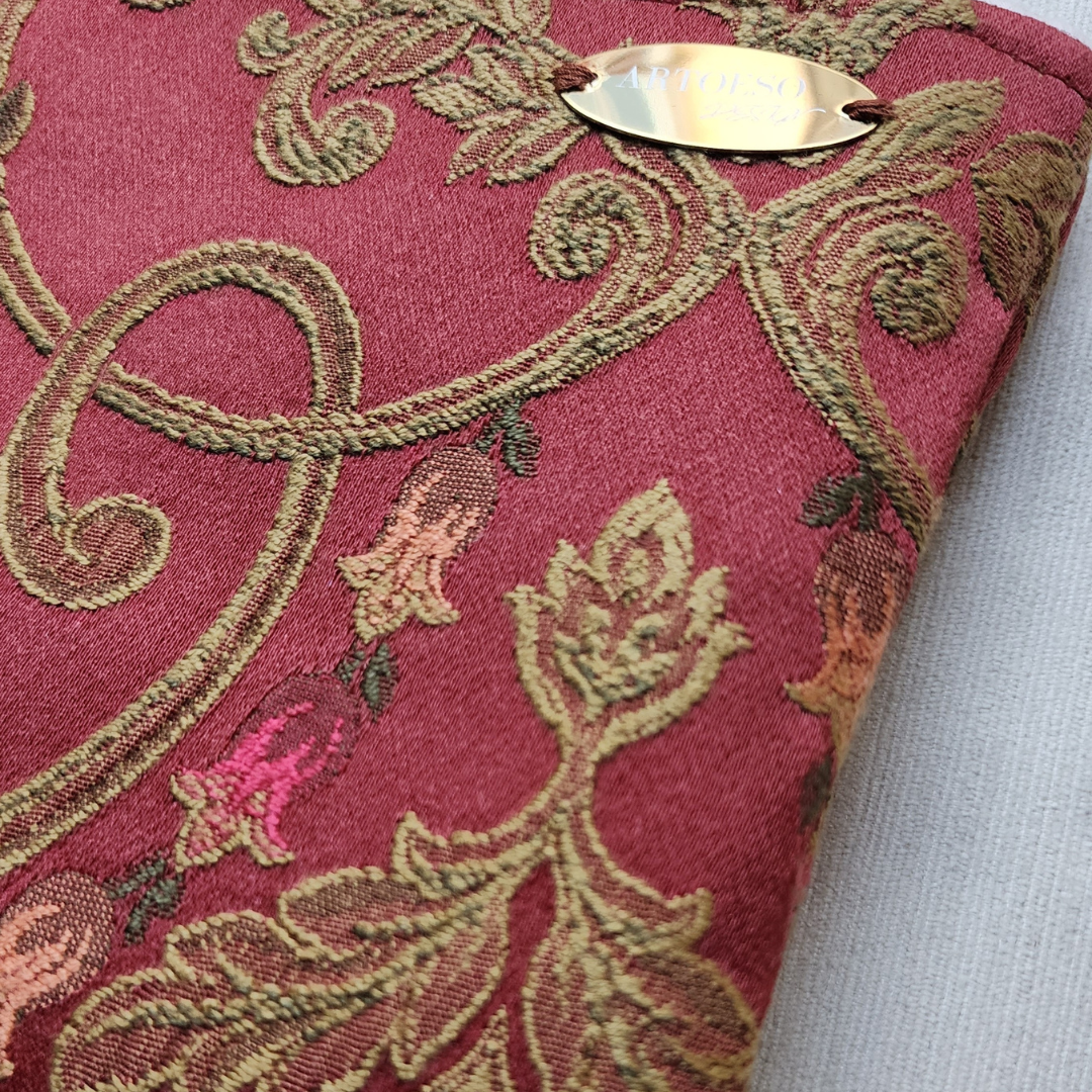Clutch Çanta: Saraydan Esinti