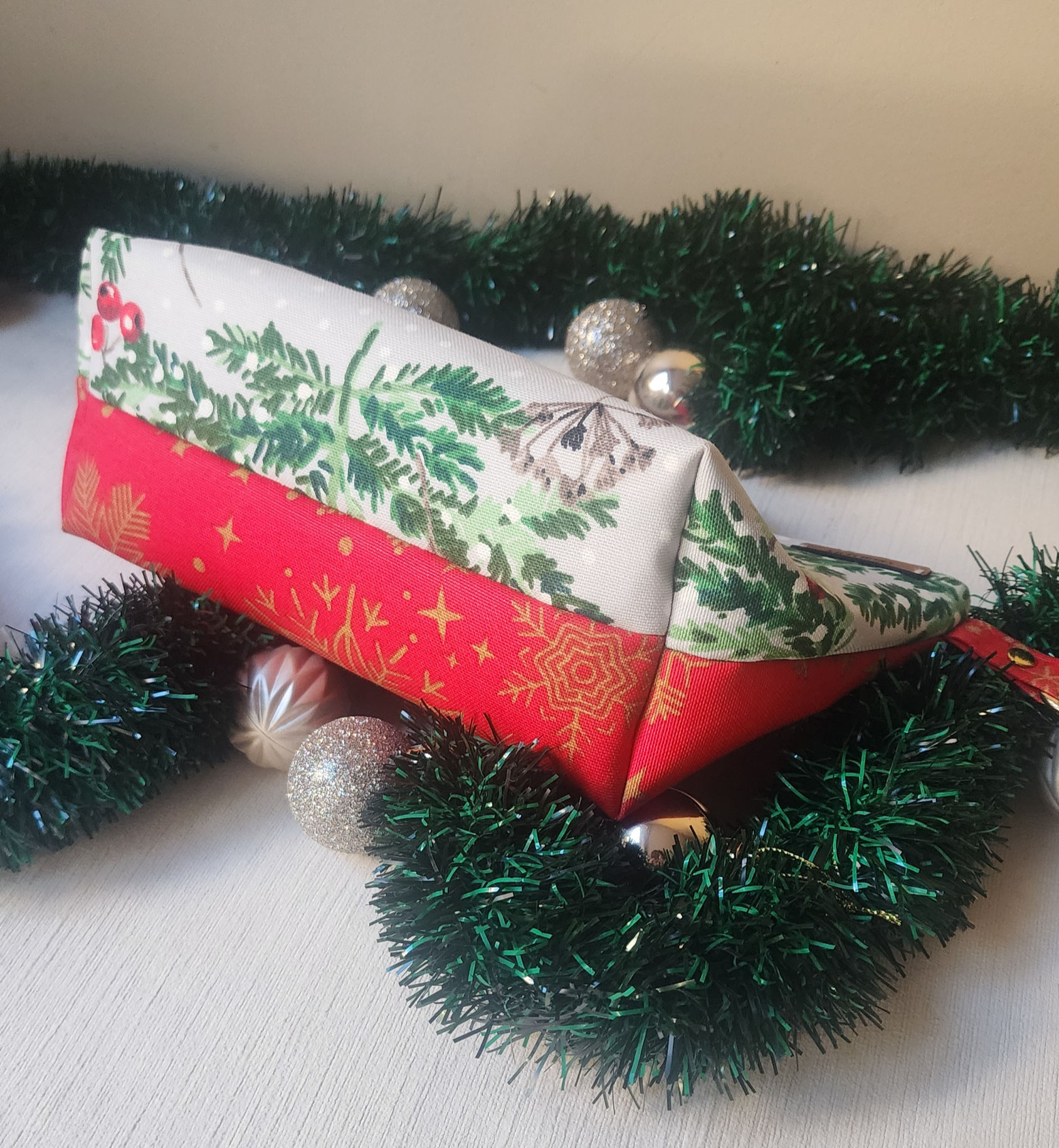 Berry Gold - Handmade bag with Christmas mulberry pattern