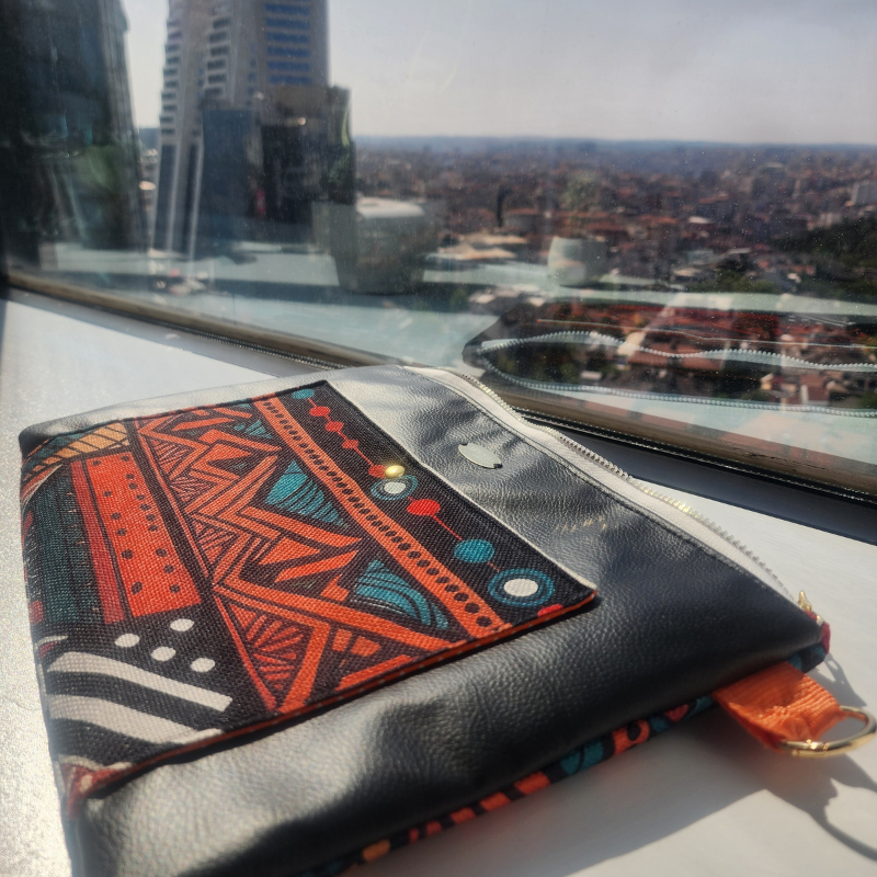 Laptop Çantası - Afrika Enerjisi