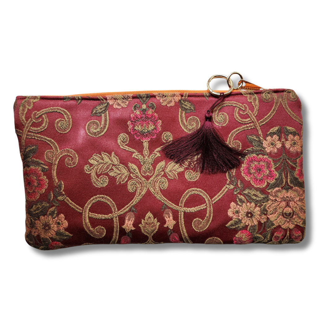 Clutch Çanta: Saraydan Esinti