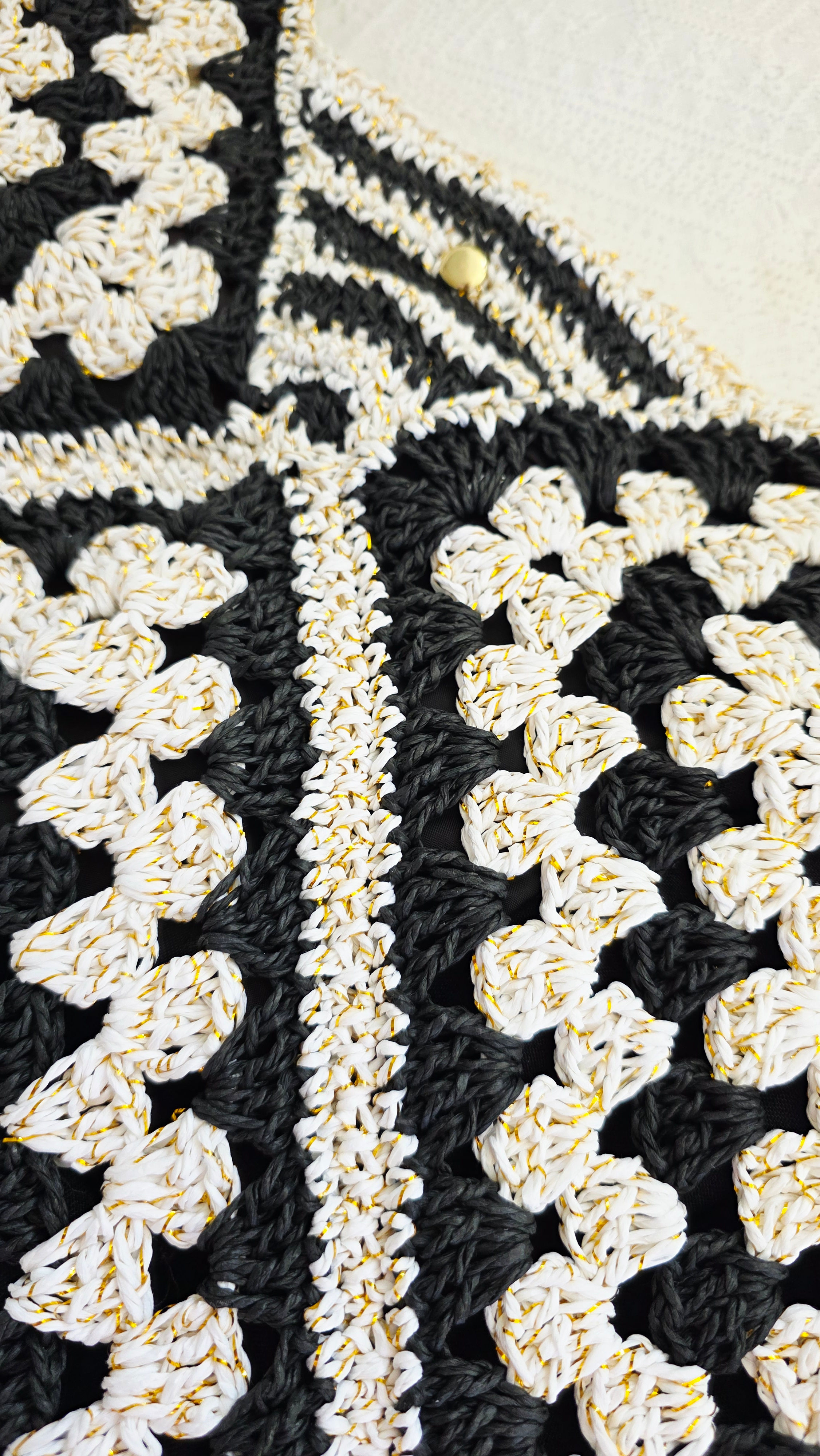 Straw Knit Bag: Black & White Clover Pattern – Shoulder Bag
