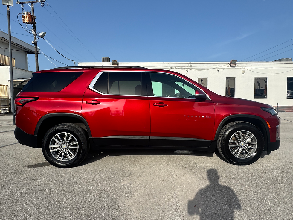 Thumbnail: 2023 Chevrolet Traverse LT