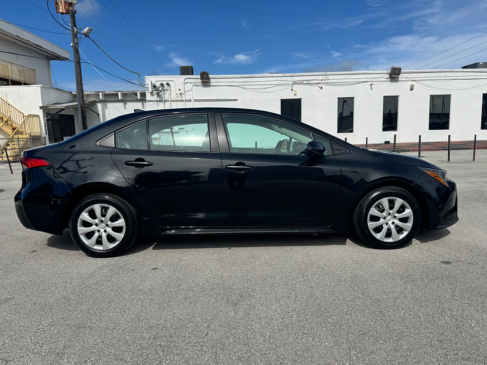 Thumbnail: 2022  Toyota Corolla Le