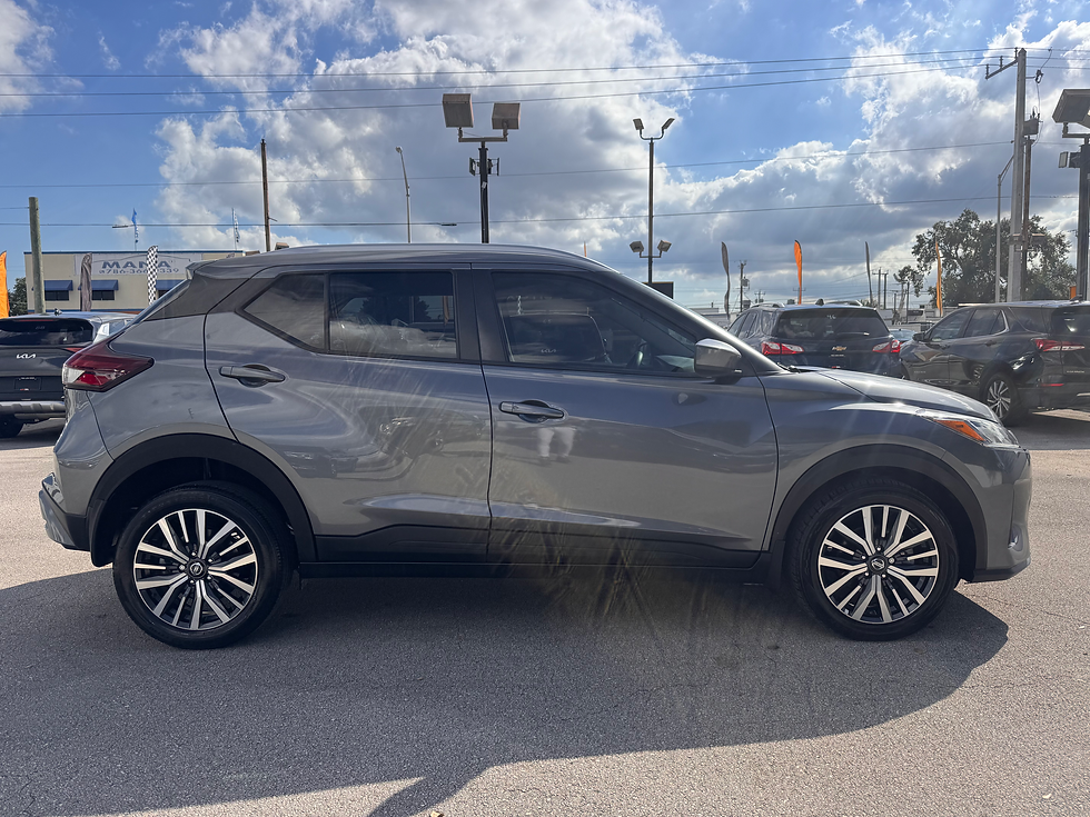 Miniatura: 2021 Nissan Kicks Sport