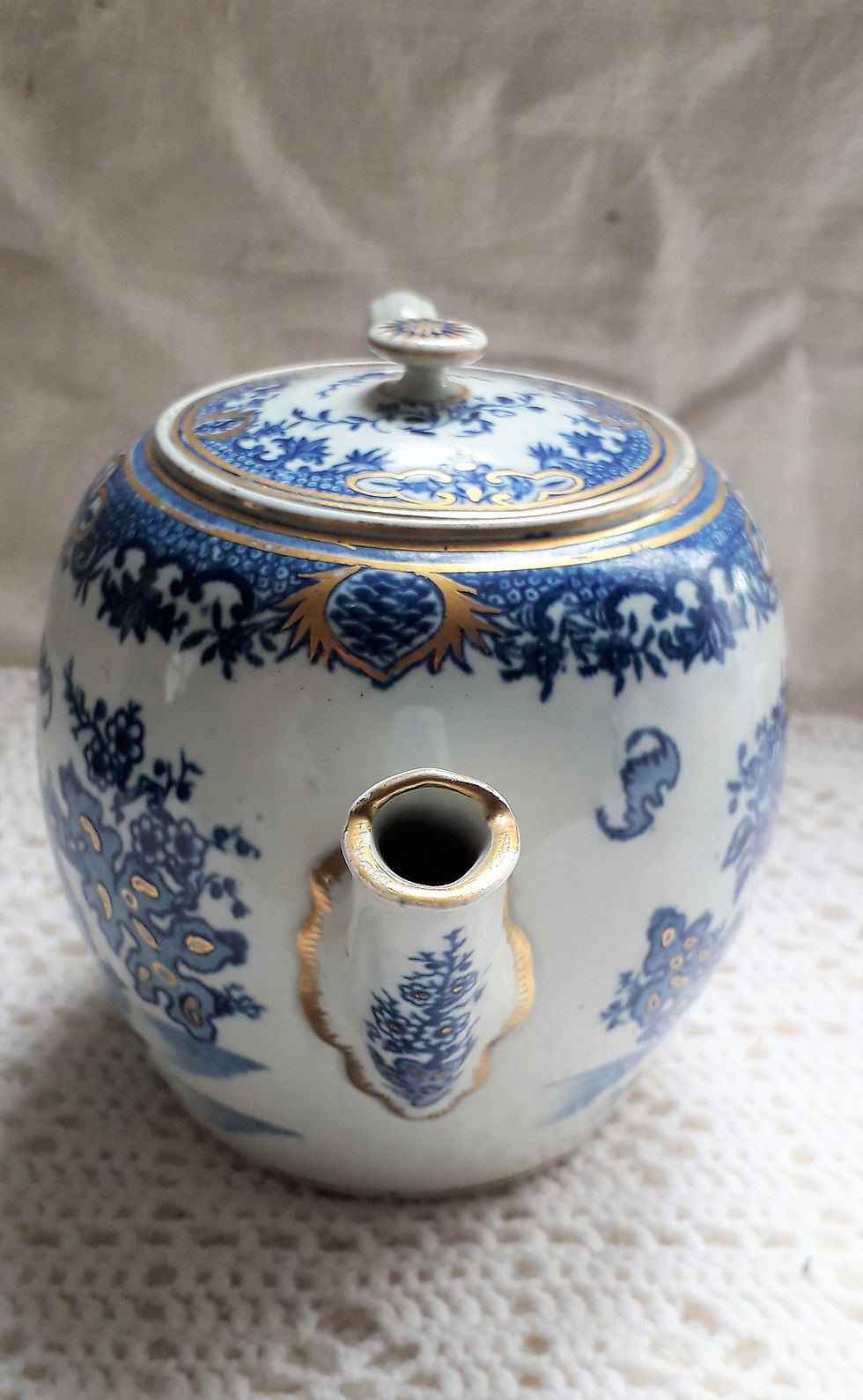 Thumbnail: Early Worcester Teapot in the Bat Pattern