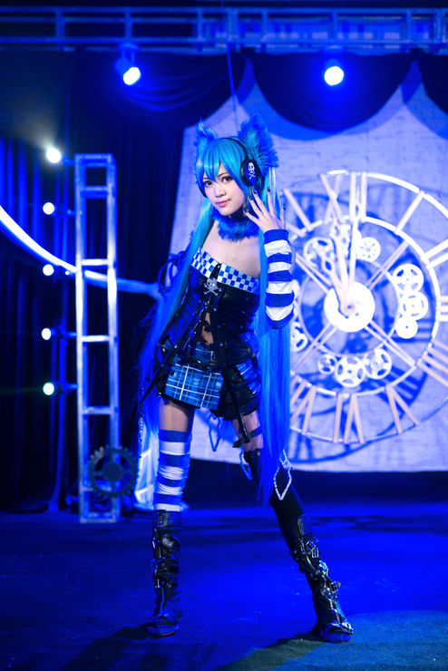 Thumbnail: Cosplay Hatsune Miku - Rocking stone (VOCALOID)