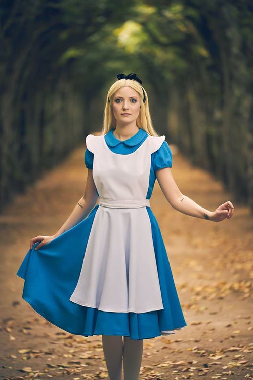 Thumbnail: Cosplay Alice (ALICE IN WONDERLAND)