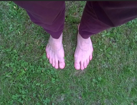 Pesisitkö sinä kaverin jalat?