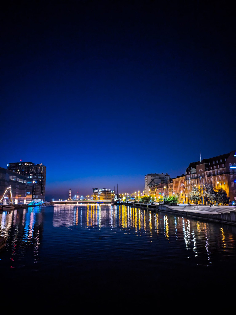 Reflective Eve