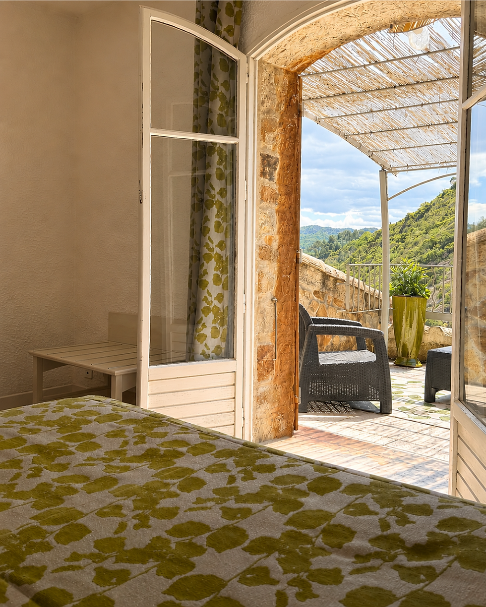 Chambre vue Vallée - Domaine des 3Bau - Anduze