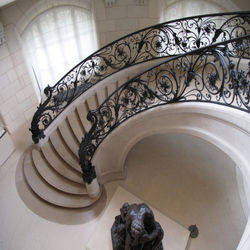 custom-wrought-iron-stair-railings-spira