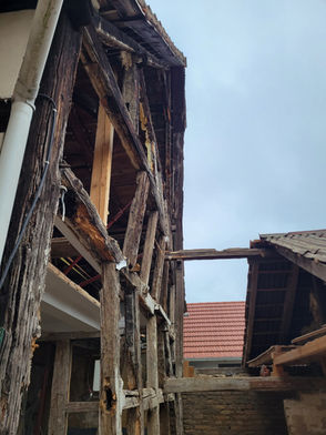 Maison alsacienne typique avec poutres apparentes à restaurer située à Mommenheim (67).