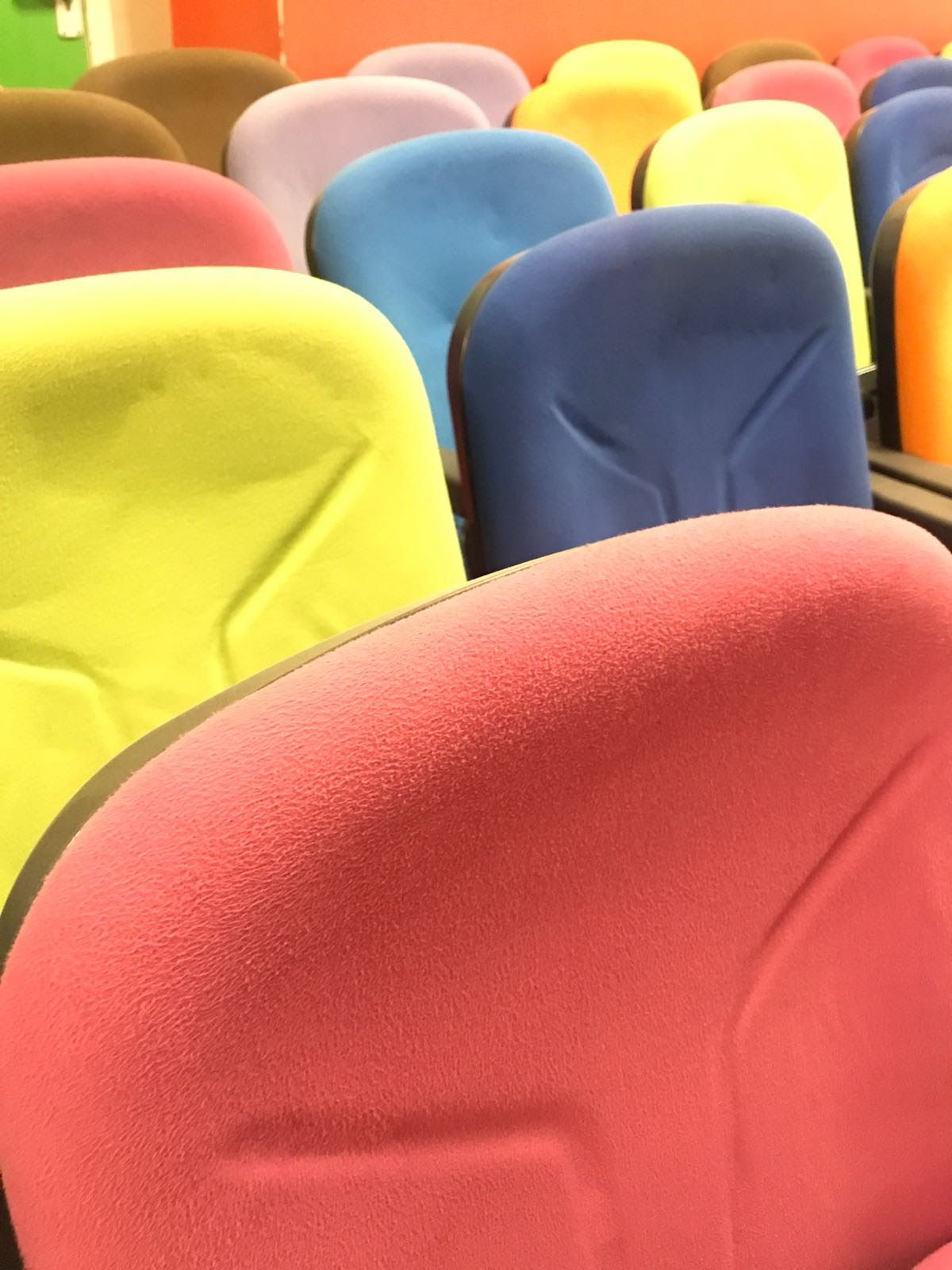 Yenilenmiş Konferans Koltuğu