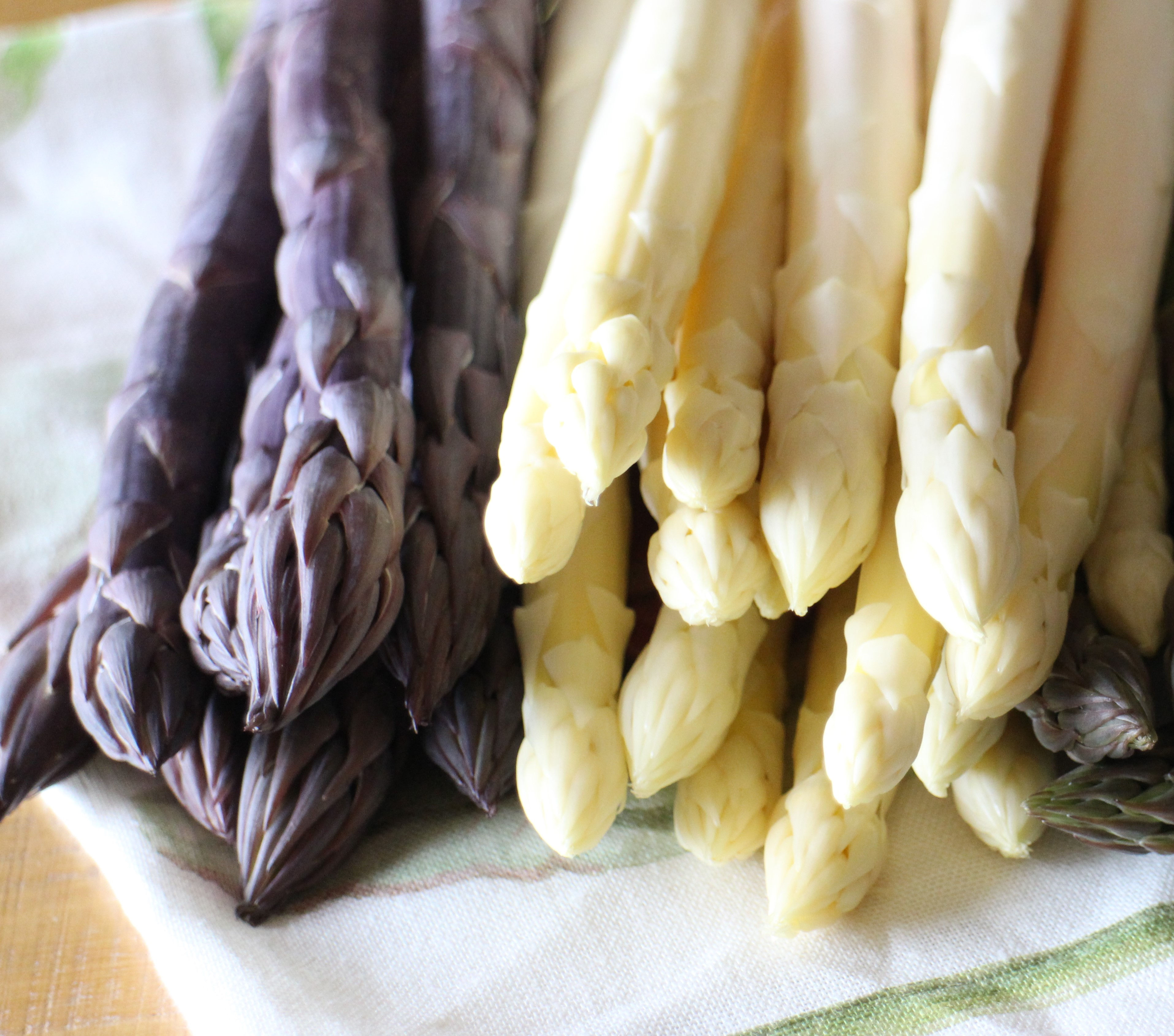 【2025年予約販売】 限定先着50セット !☆北海道 赤井川村 滝本農場 有機JAS認定☆ ホワイト(2L)&紫セット(M以上混)1kg