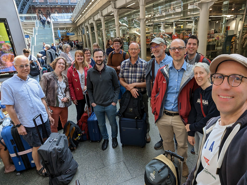 Choir members travelling to Leiden