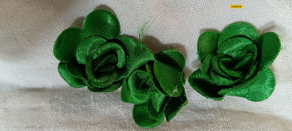 Thumbnail: Satin Small flowers