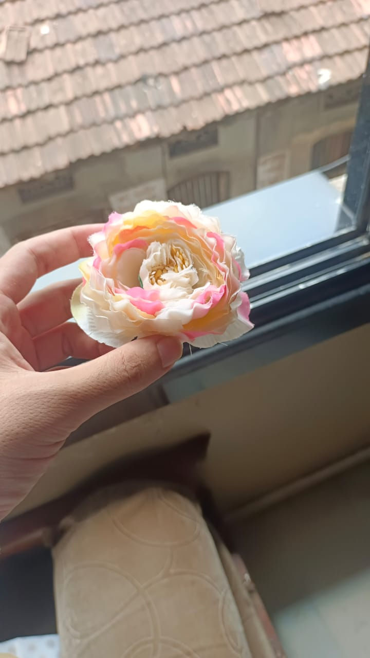 Thumbnail: Loose flower White Roses (Big)