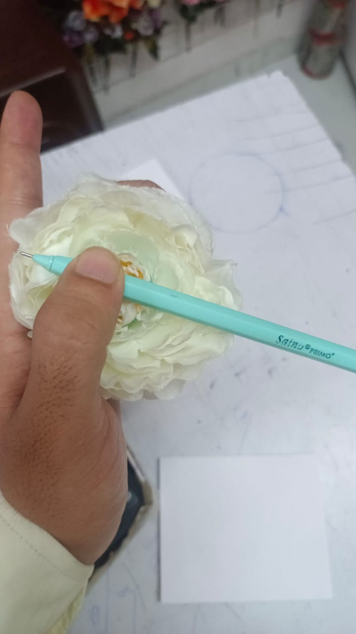 Thumbnail: Loose flower White Roses (Big)