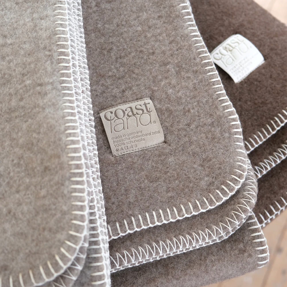 Handgefertigte Wolldecke PureWideEast – Nachhaltigkeit trifft Design