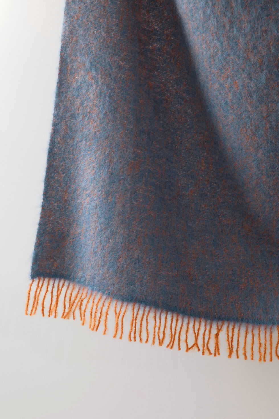 Miniaturbild: Mohairdecke Lapuan Kankurit Revontuli rust denim blue zweifarbig d