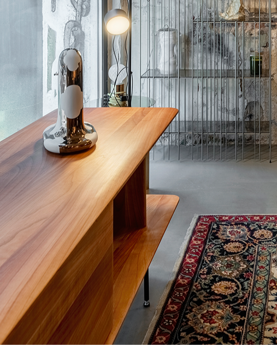 Miniaturbild: Sideboard Leno von Artisan aus Nussbaum Atmosphäre