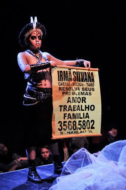 Os bárbaros na extrema fashion show