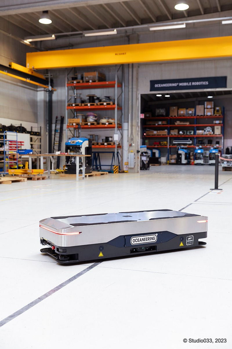 The UniMover™ O 600 from Oceaneering Mobile Robotics