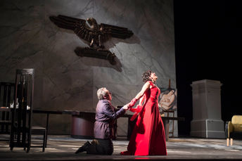 E non lucevan le stelle: ma "Tosca" inaugura l'Estiva al Teatro San Carlo con pieno su