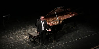 Al Teatro Sannazaro, per l'Associazione Alessandro Scarlatti, brilla fra gli applausi il raro pi