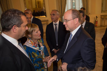 Alberto di Monaco e Carlo di Borbone, in visita a Napoli e al San Carlo, incontrano il regista Özpet