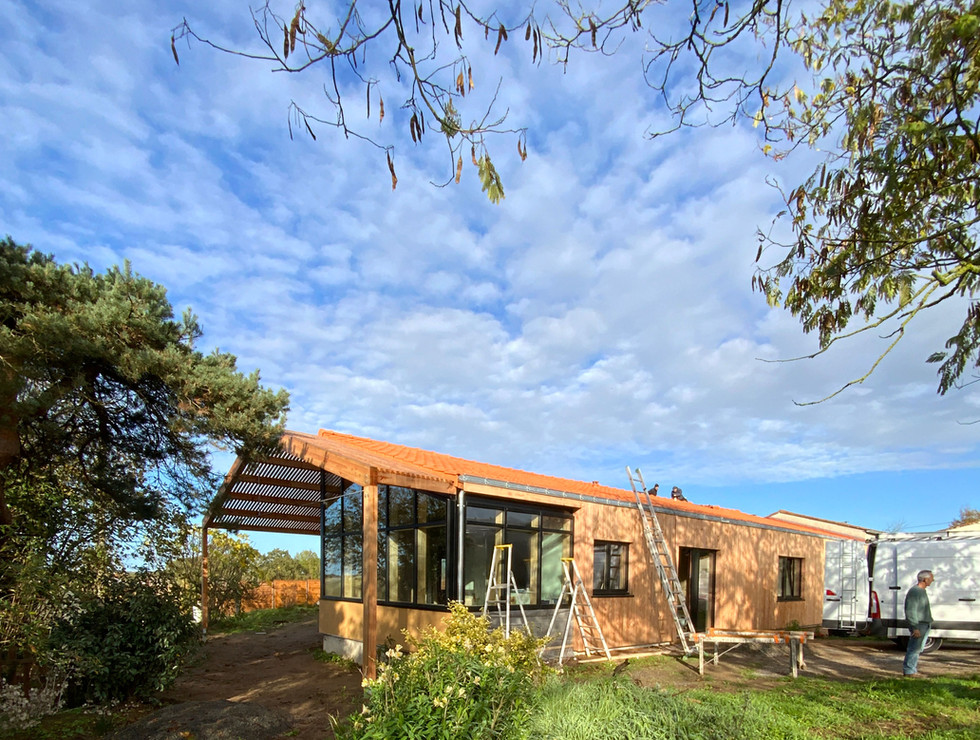 Rénovation énergétique et extension en Stabalux à Maisdon-sur-Sèvre.