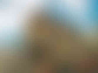 Kvůli svažitému terénu byl kostel svatého Václava na Zderaze postaven na zvláštních pilířích