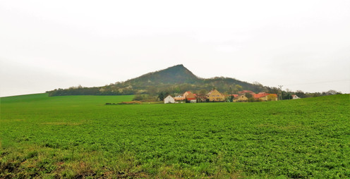 Vršetín dosahuje výšky 401 metrů nad mořem