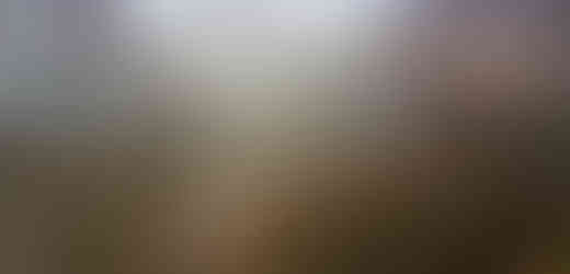 Z vyhlídky Kalvarienberg vidíte historickou část Krupky a znovu královnu hor Českého středohoří Milešovku