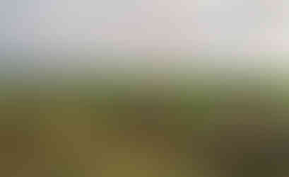 Na Hazmburk se člověk z Křížových vršků vydrží dívat celé hodiny