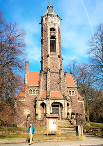 Secesní kostel Vzkříšení v Hrobě