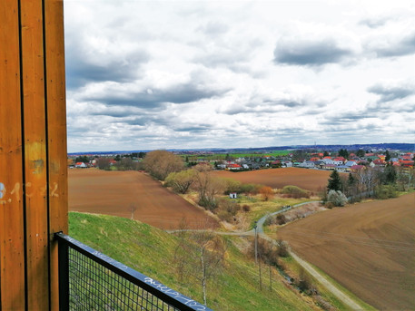Úbočí umělého vrcholu Kamínek směrem ke Zlatníkům