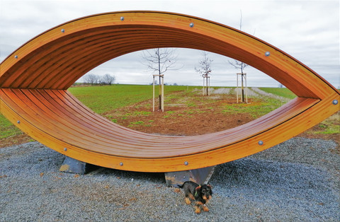 Nebušické oko je netradičním vyhlídkovým místem, které vzniklo nad stejnojmennou částí Prahy