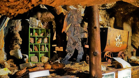 Ukázka minerálů ve štole Starý Martin v Krupce