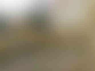 Procházka mezi jednotlivými skalními bloky v umělé jeskyni v Gröbovce je zážitkem hlavně pro děti