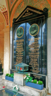 Umělecky velmi ceněný vyšehradský náhrobek rodiny Špringerovy