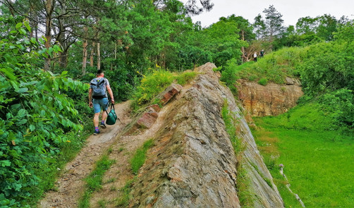 Důvodem ochrany PP Rohožník lom je unikátní kamenná lavice