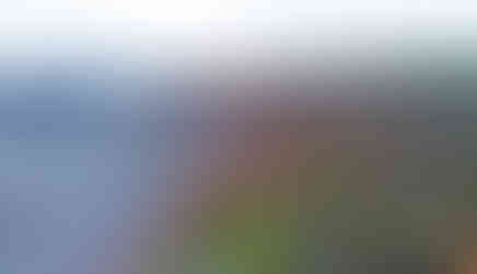 Ruzyňské letiště na vrcholu je krásně viditelné z Nebušické vyhlídky v Divoké Šárce